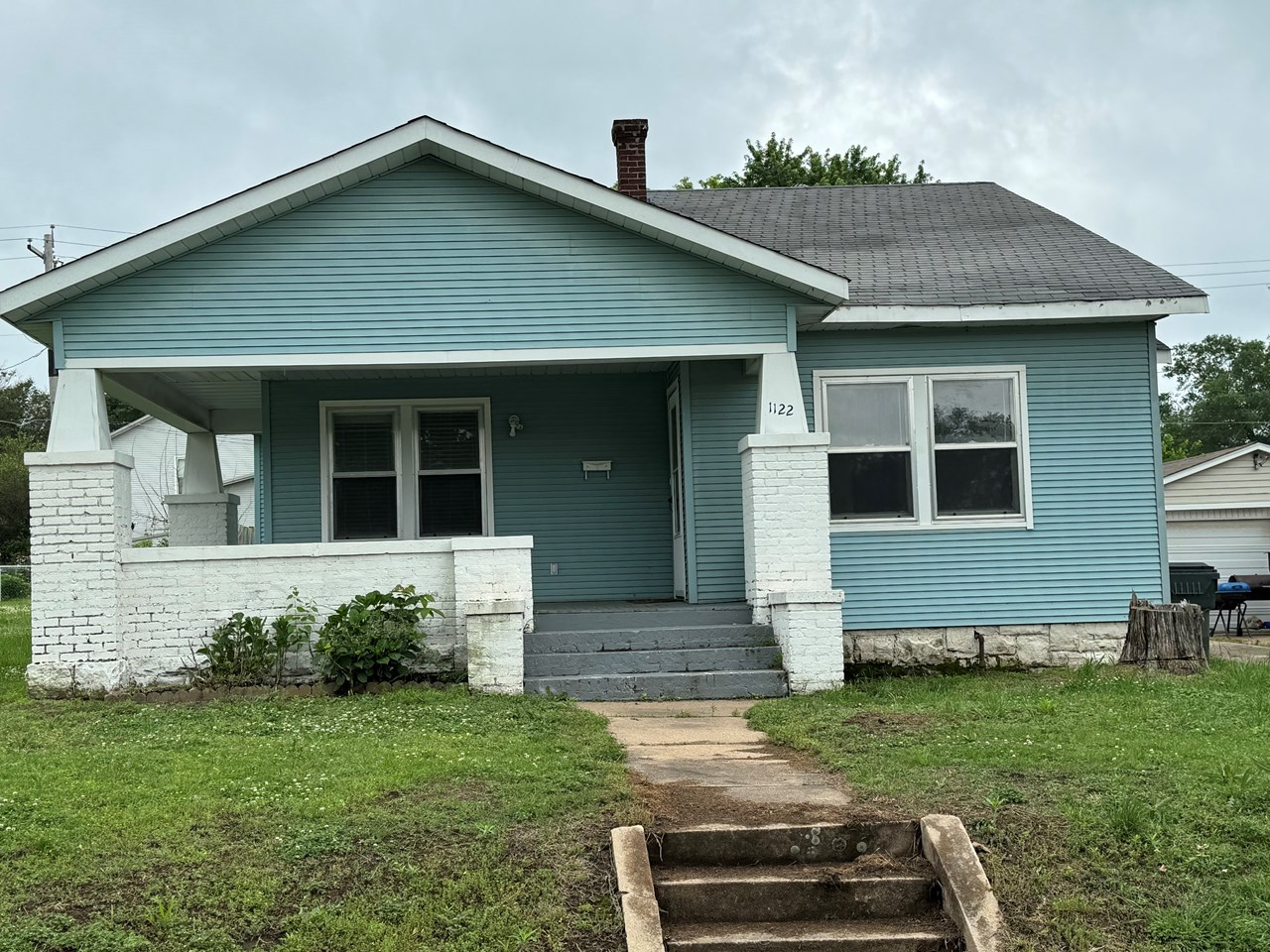 1122 East 8th